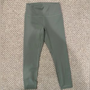 Lululemon size 10 Wunder Train High Rise
